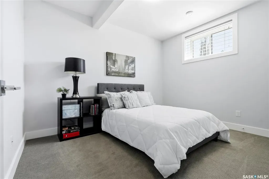 739 Hastings Cove Saskatoon SK S7V 0G6