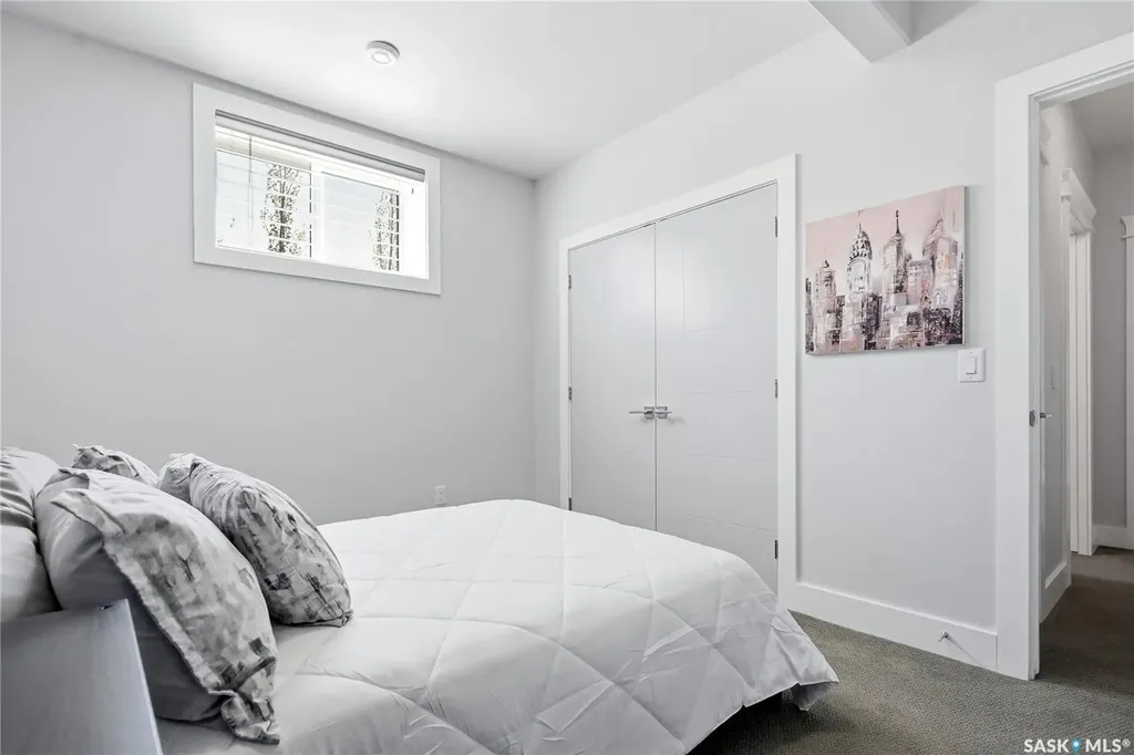 739 Hastings Cove Saskatoon SK S7V 0G6