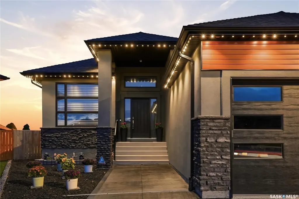 739 Hastings Cove Saskatoon SK S7V 0G6