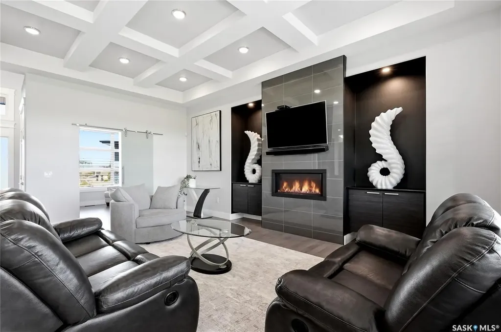 739 Hastings Cove Saskatoon SK S7V 0G6