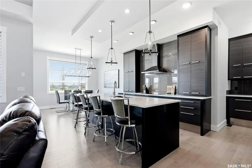 739 Hastings Cove Saskatoon SK S7V 0G6