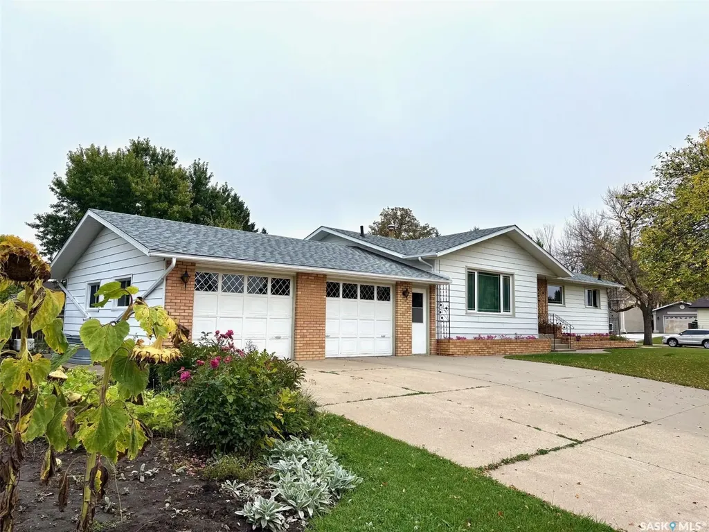 38 Rosefield Drive Yorkton SK S3N 2R4