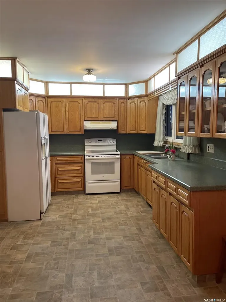 38 Rosefield Drive Yorkton SK S3N 2R4
