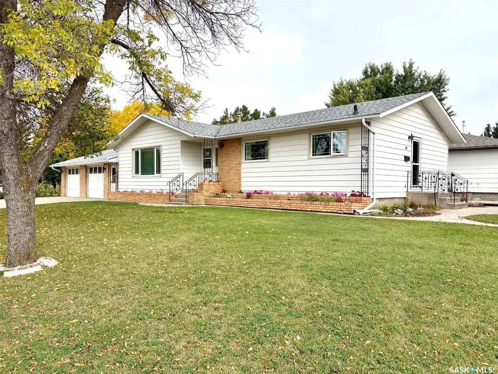 38 Rosefield Drive Yorkton SK S3N 2R4