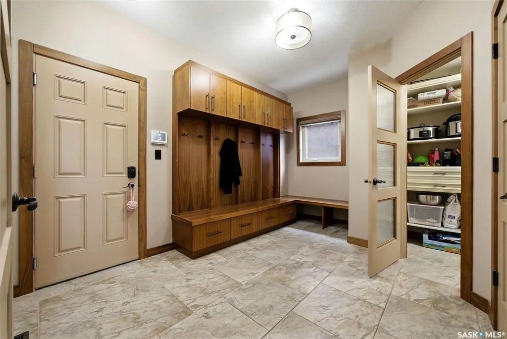 7502 Lilac Place Regina SK S4Y 0B3