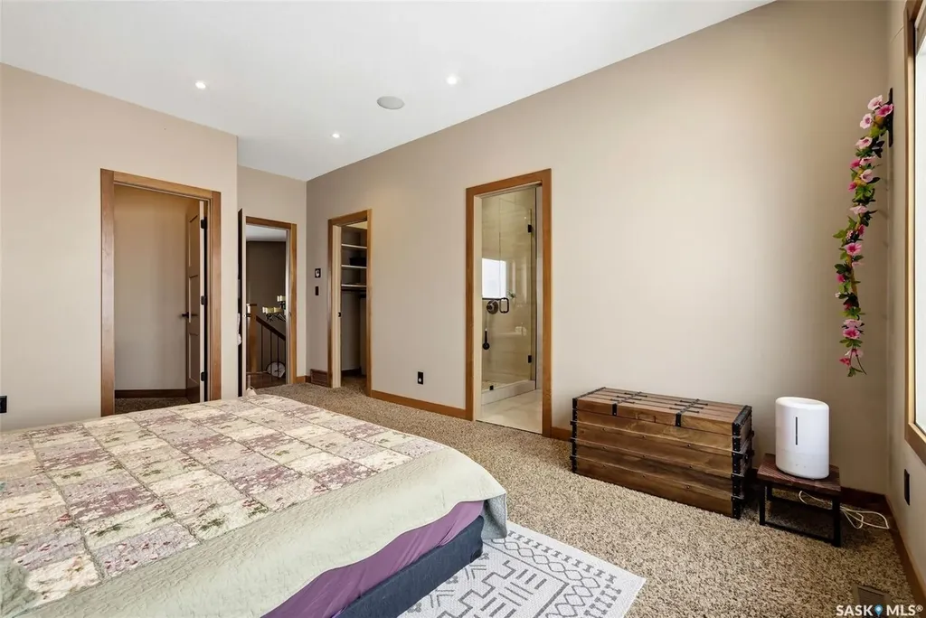 7502 Lilac Place Regina SK S4Y 0B3
