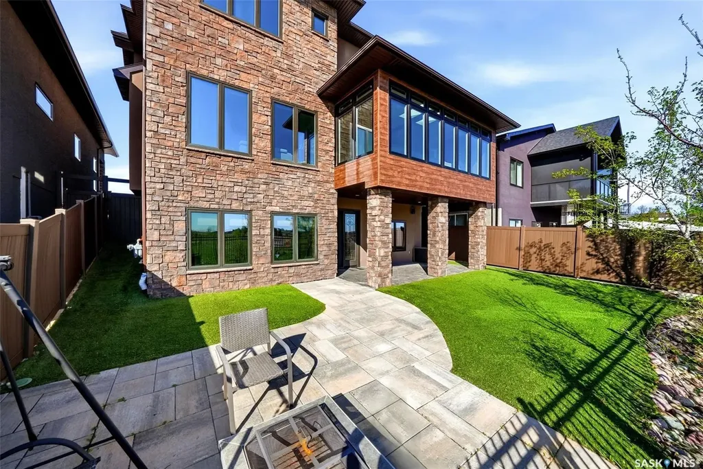7502 Lilac Place Regina SK S4Y 0B3