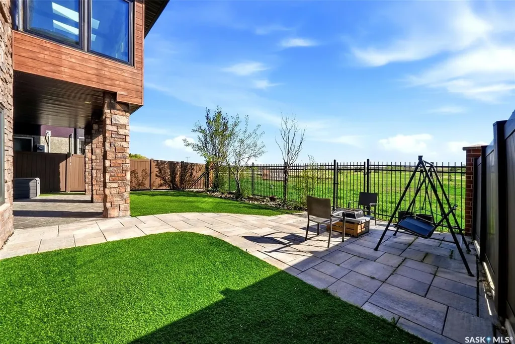 7502 Lilac Place Regina SK S4Y 0B3