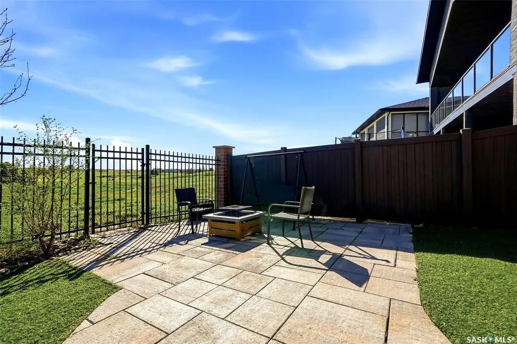 7502 Lilac Place Regina SK S4Y 0B3