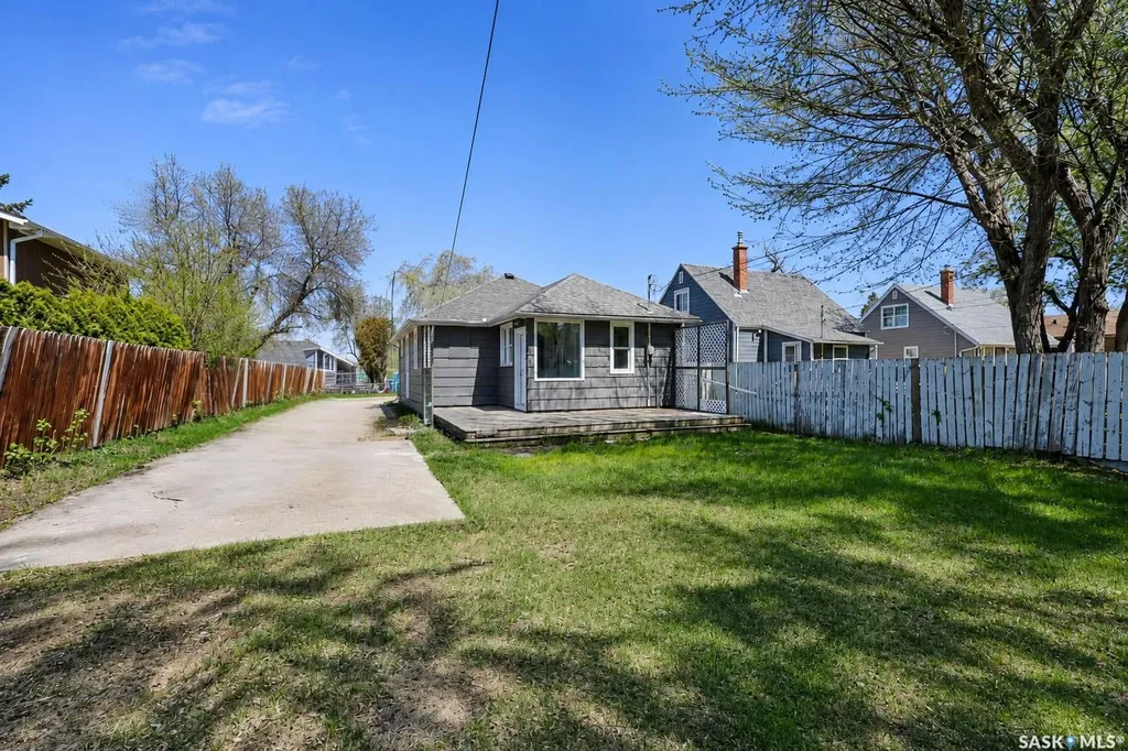 529 20th Street E Prince Albert SK S6V 1L4