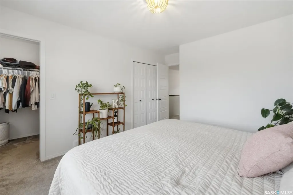 344 Levalley Cove Saskatoon SK S7T 0L1