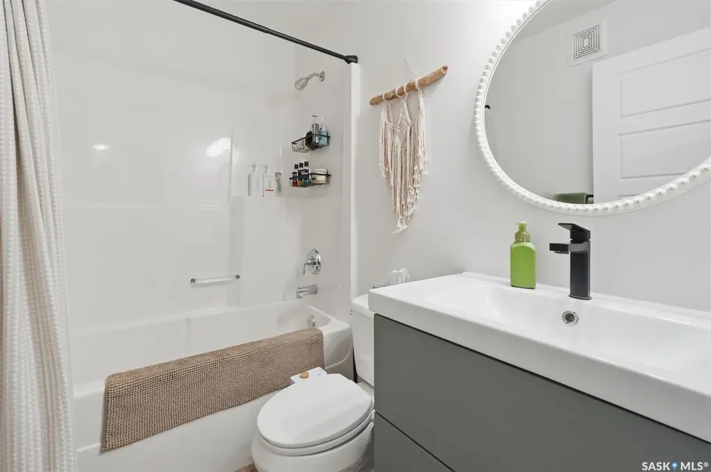 344 Levalley Cove Saskatoon SK S7T 0L1
