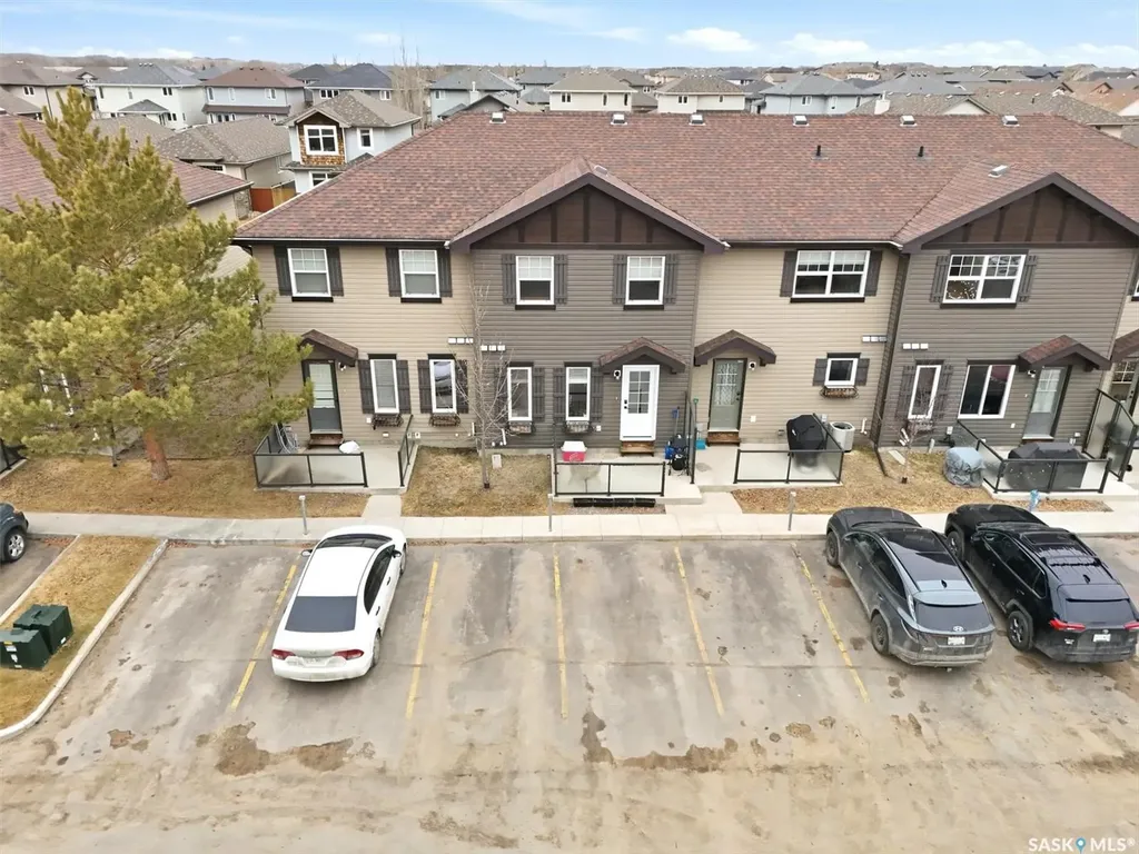 344 Levalley Cove Saskatoon SK S7T 0L1