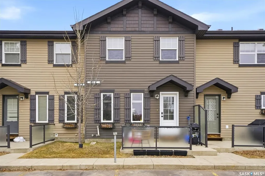 344 Levalley Cove Saskatoon SK S7T 0L1