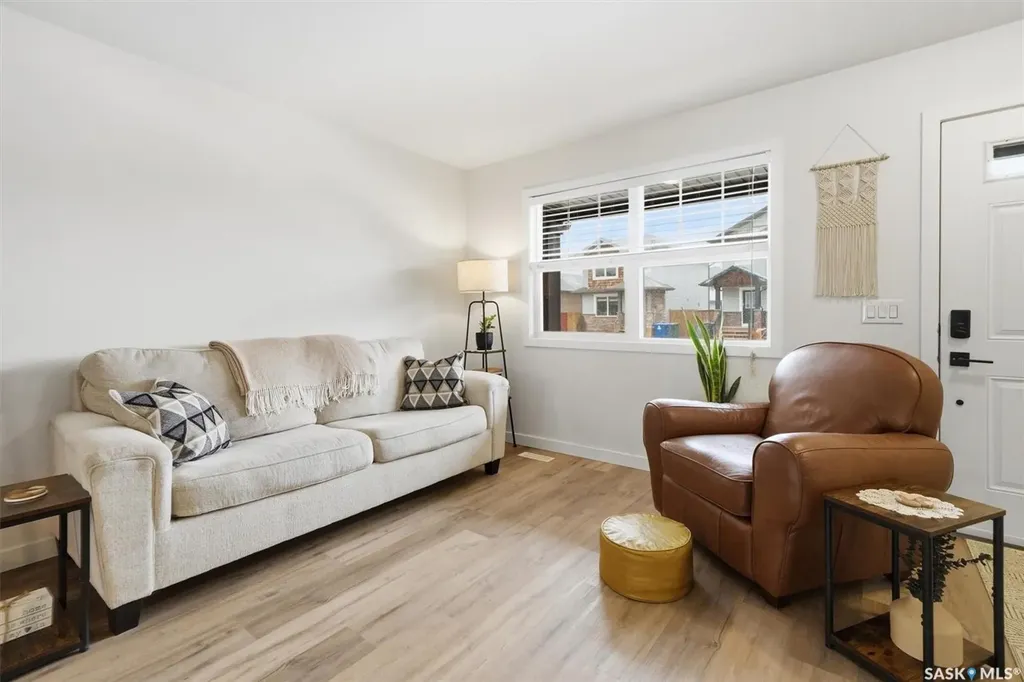 344 Levalley Cove Saskatoon SK S7T 0L1