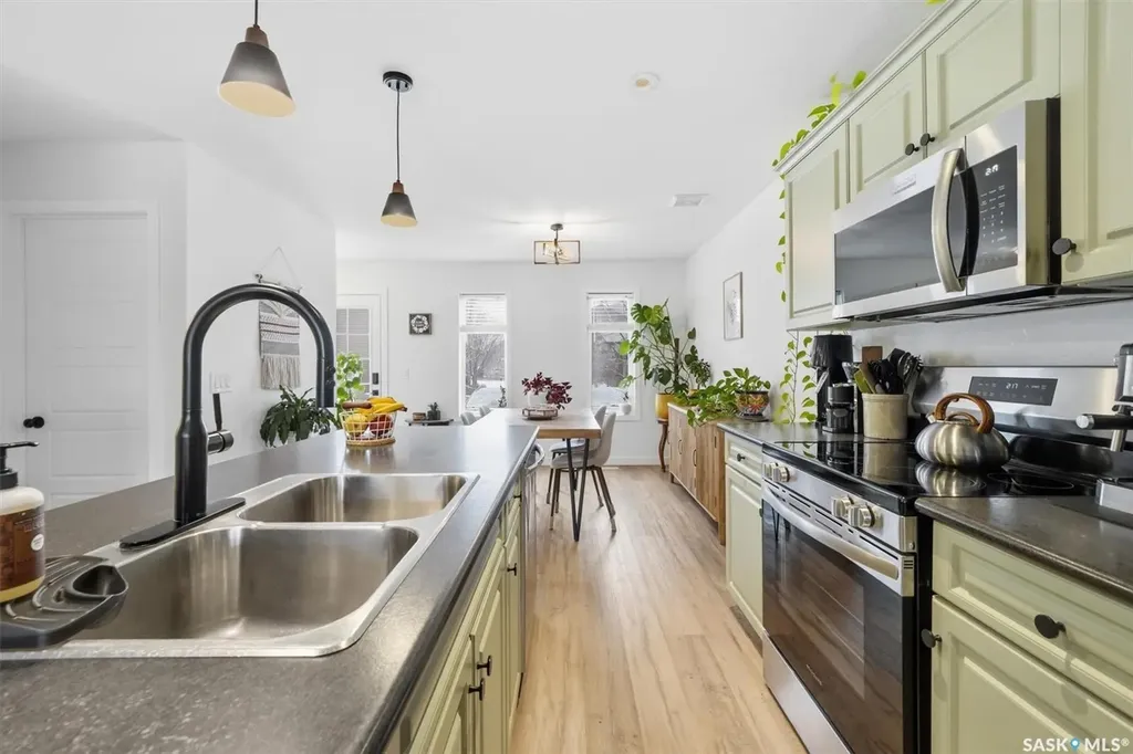 344 Levalley Cove Saskatoon SK S7T 0L1