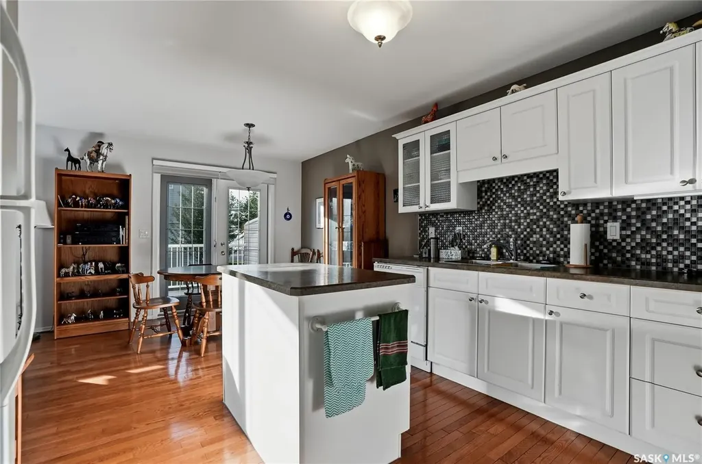 825 Heritage Green Saskatoon SK S7H 5S7