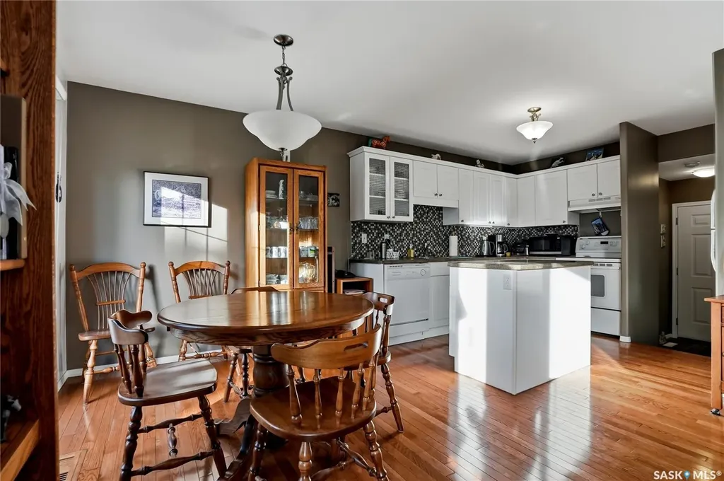 825 Heritage Green Saskatoon SK S7H 5S7