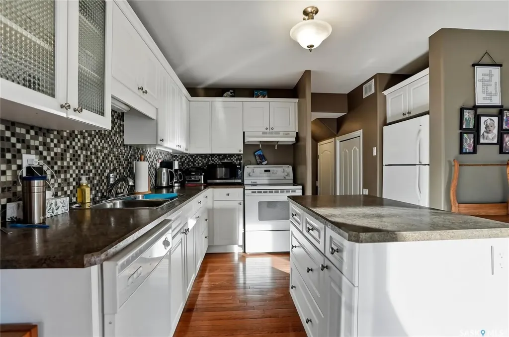825 Heritage Green Saskatoon SK S7H 5S7