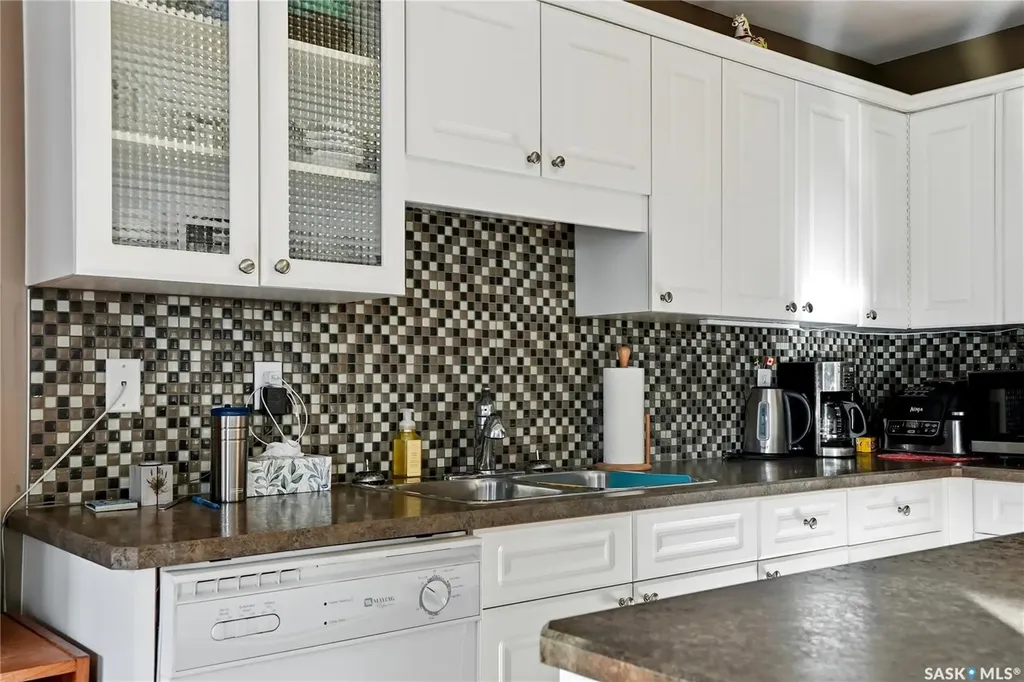 825 Heritage Green Saskatoon SK S7H 5S7