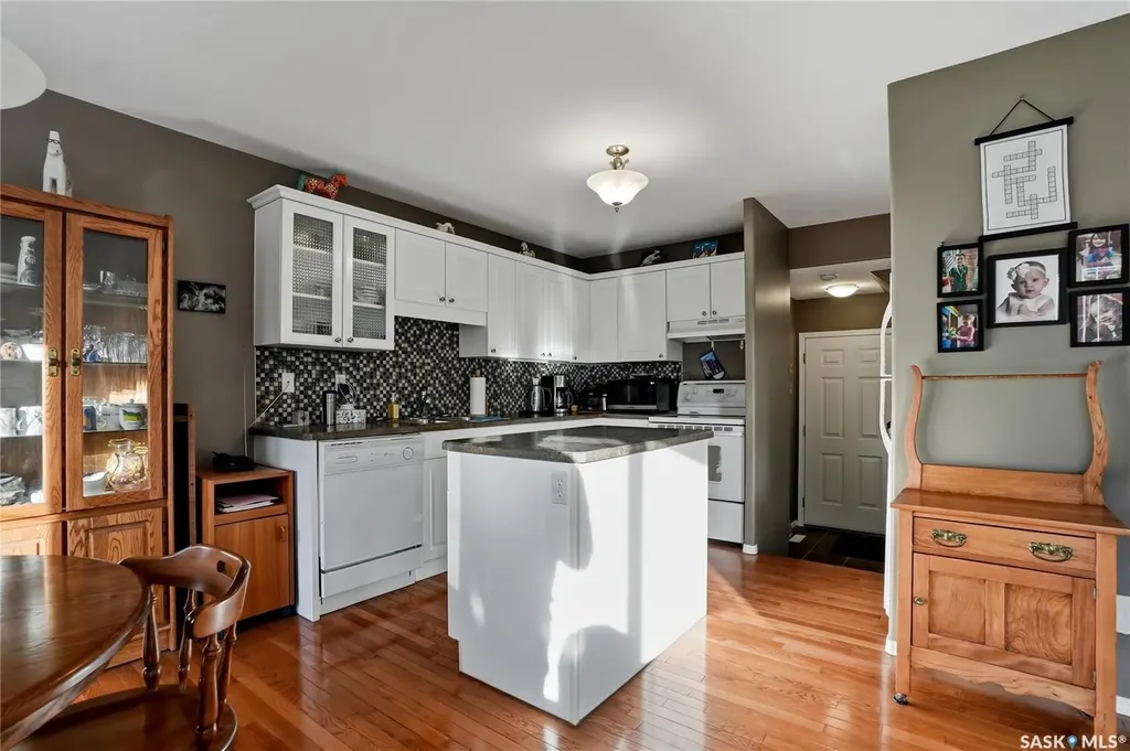 825 Heritage Green Saskatoon SK S7H 5S7