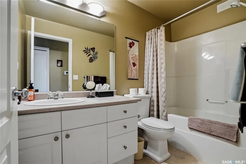 825 Heritage Green Saskatoon SK S7H 5S7