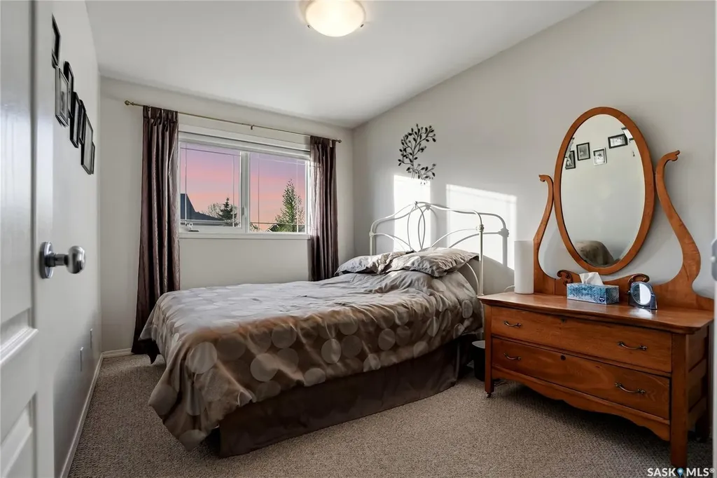 825 Heritage Green Saskatoon SK S7H 5S7