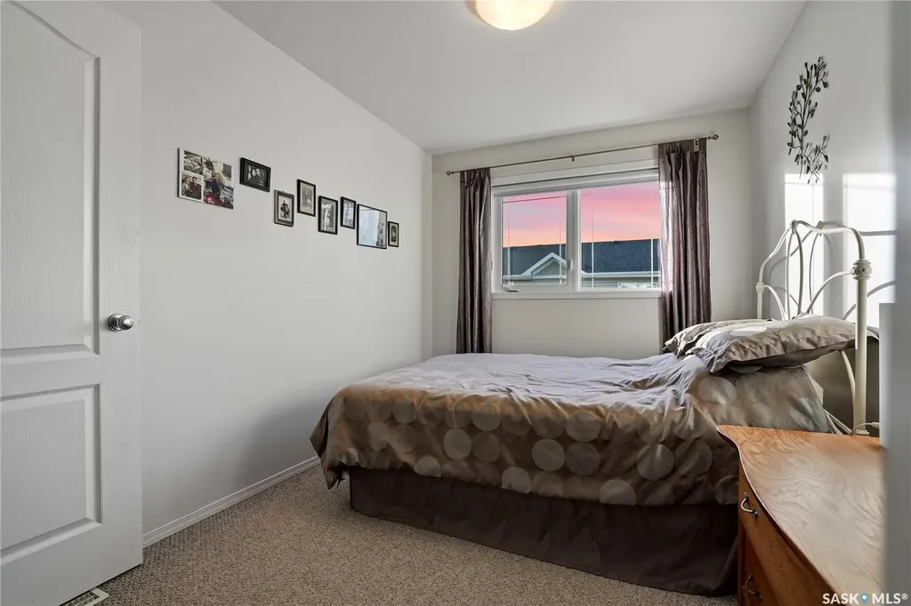 825 Heritage Green Saskatoon SK S7H 5S7