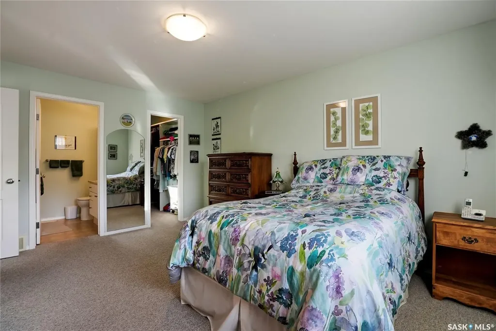 825 Heritage Green Saskatoon SK S7H 5S7