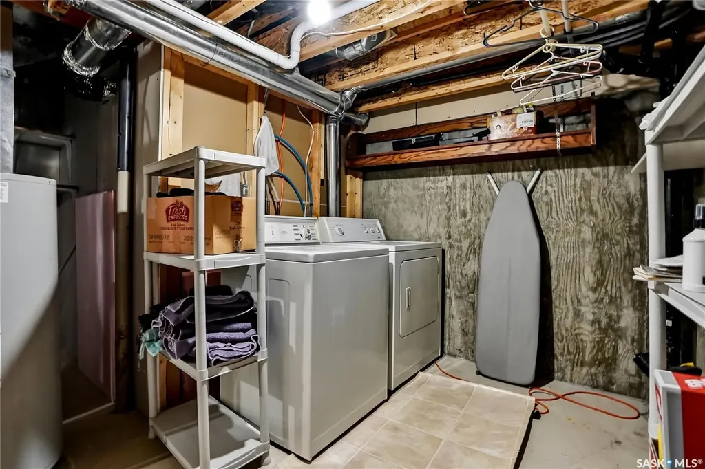 825 Heritage Green Saskatoon SK S7H 5S7