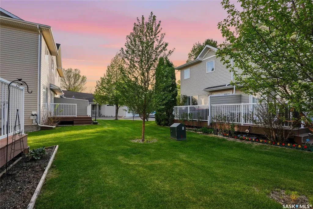 825 Heritage Green Saskatoon SK S7H 5S7