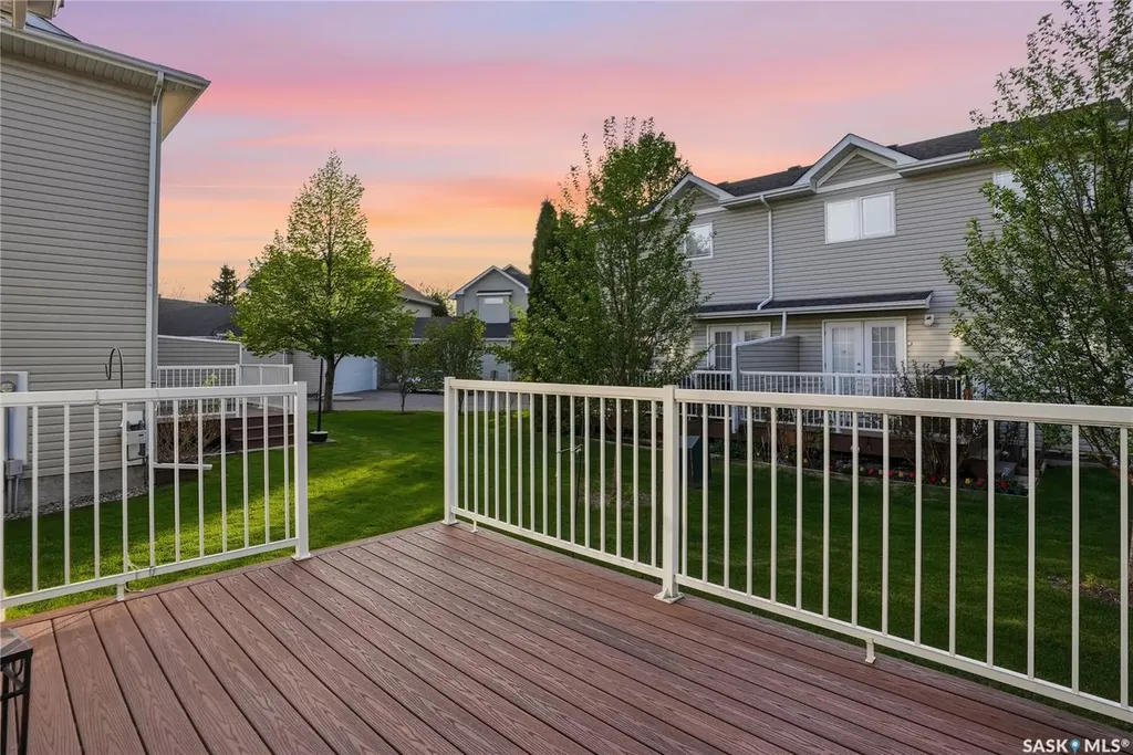 825 Heritage Green Saskatoon SK S7H 5S7