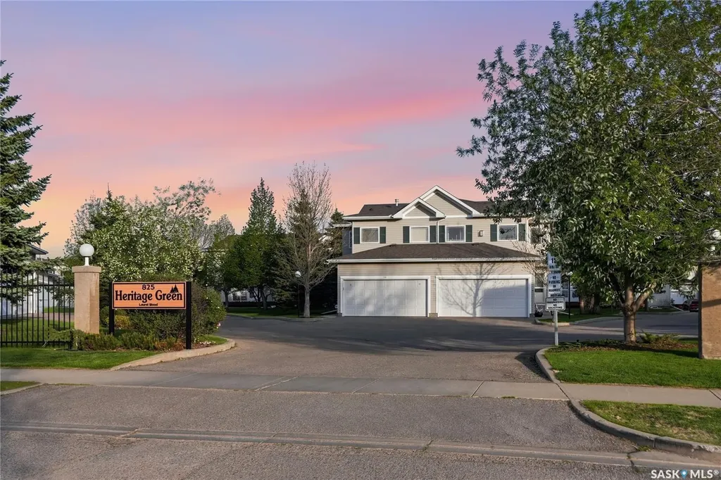 825 Heritage Green Saskatoon SK S7H 5S7