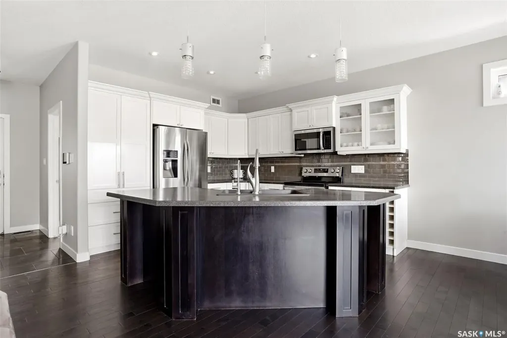 4113 Green Willow Terrace E Regina SK S4V 1M3