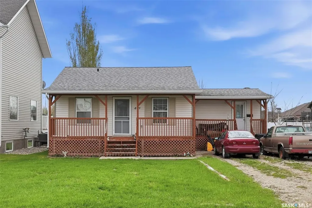 409 8th Avenue W Watrous SK S0K 4T0
