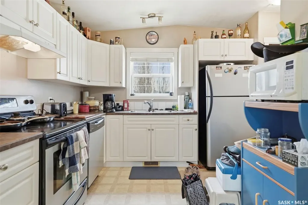 409 8th Avenue W Watrous SK S0K 4T0