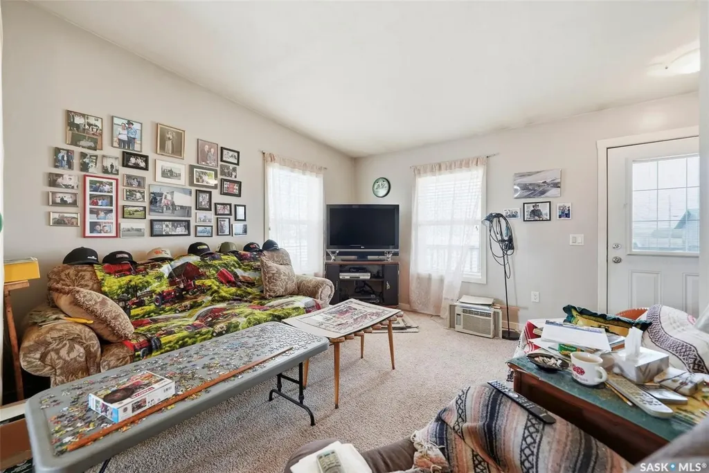 409 8th Avenue W Watrous SK S0K 4T0