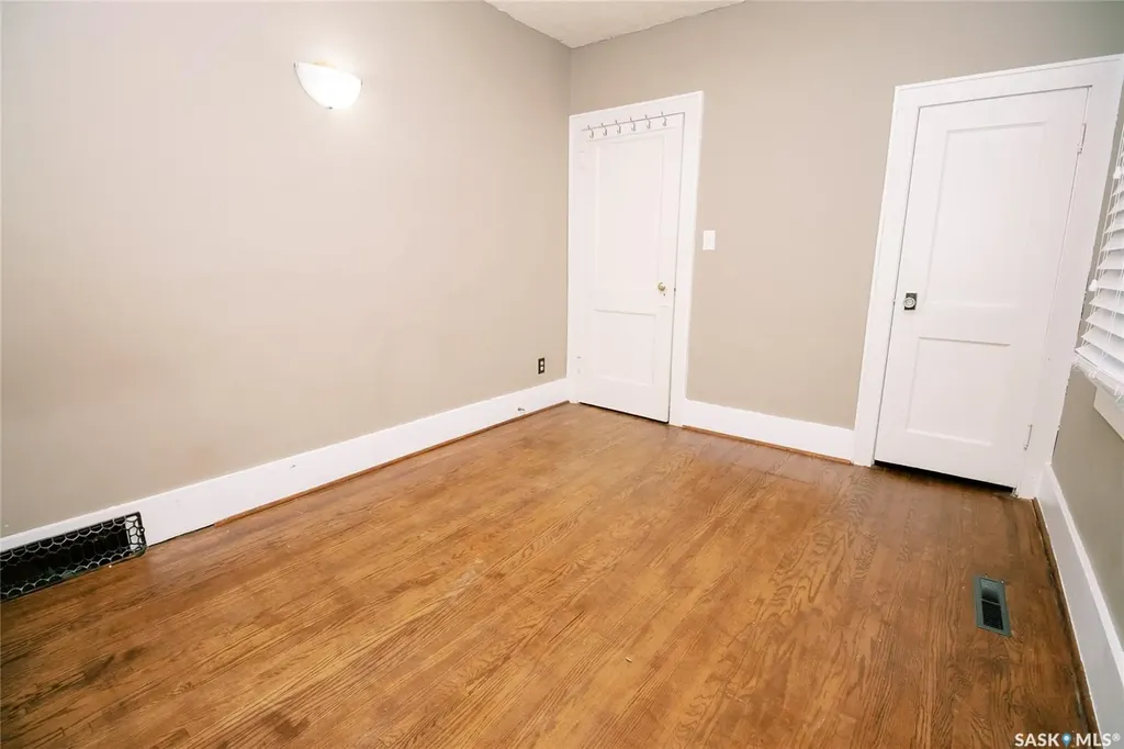 105 28th Street Saskatoon SK S7L 0K1