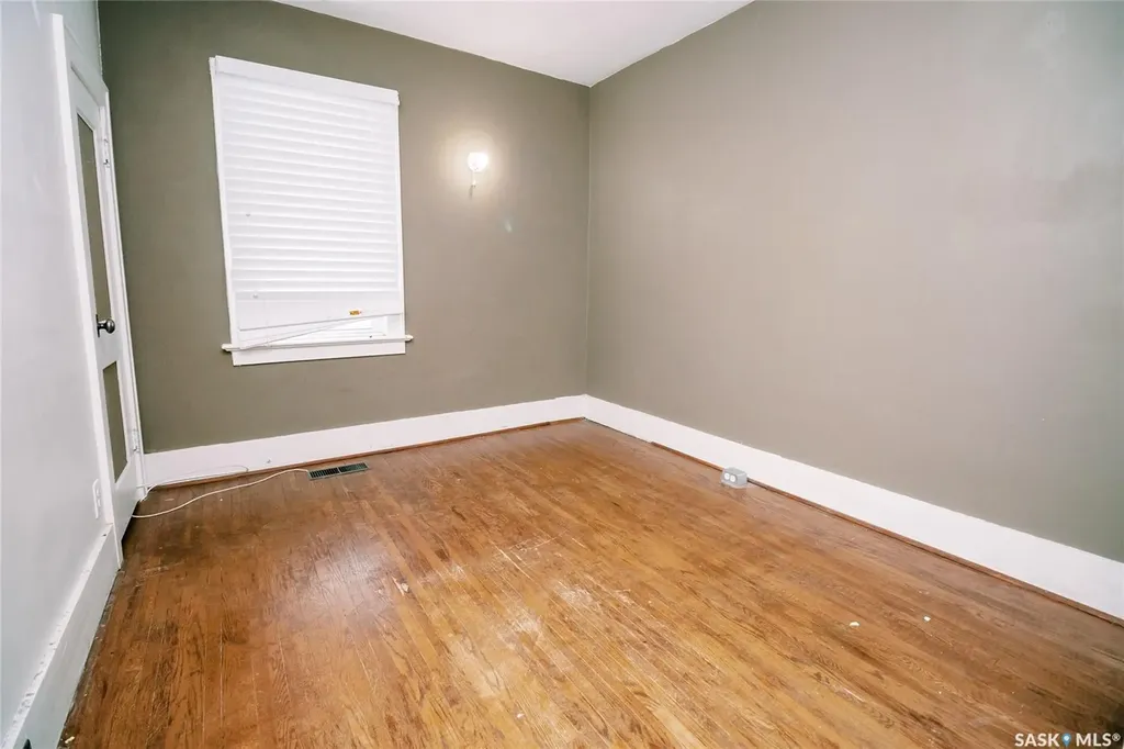 105 28th Street Saskatoon SK S7L 0K1
