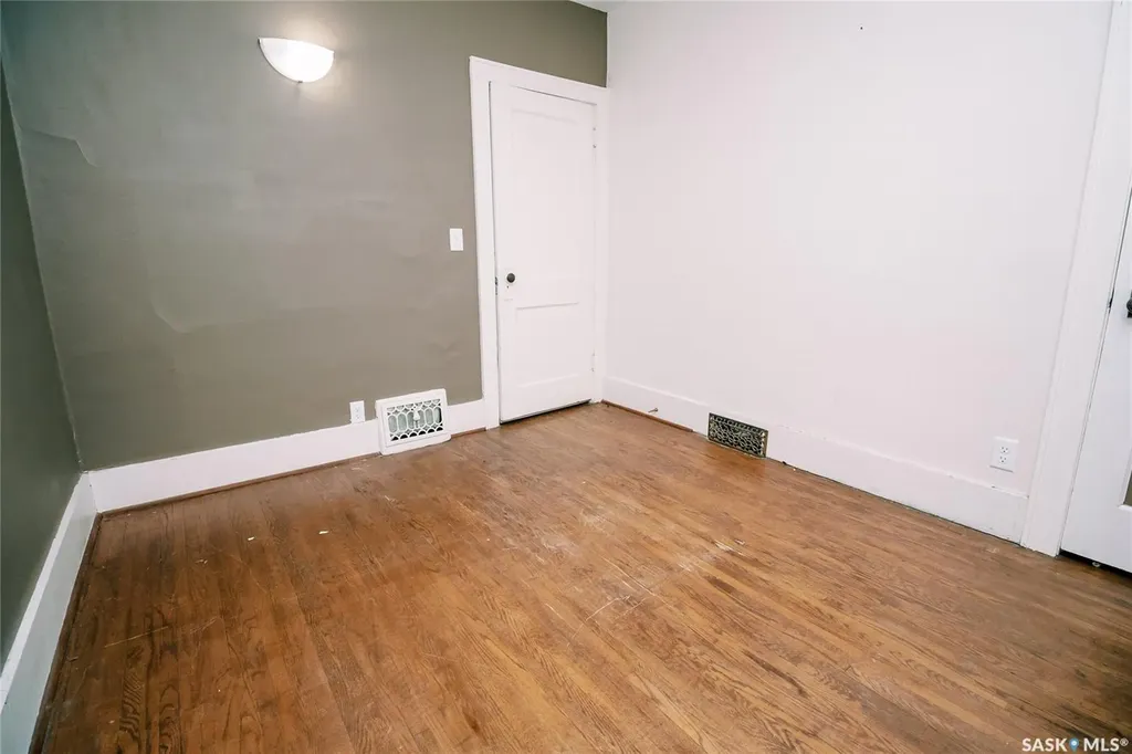 105 28th Street Saskatoon SK S7L 0K1