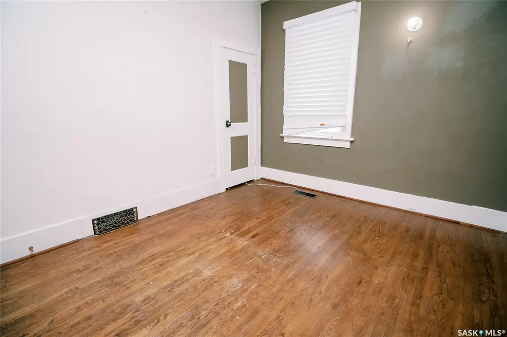 105 28th Street Saskatoon SK S7L 0K1