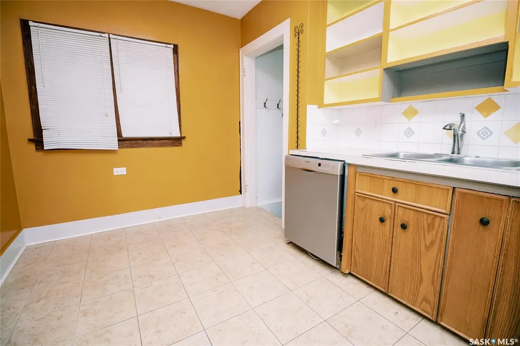 105 28th Street Saskatoon SK S7L 0K1