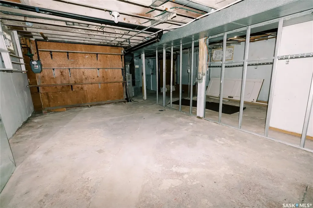 105 28th Street Saskatoon SK S7L 0K1