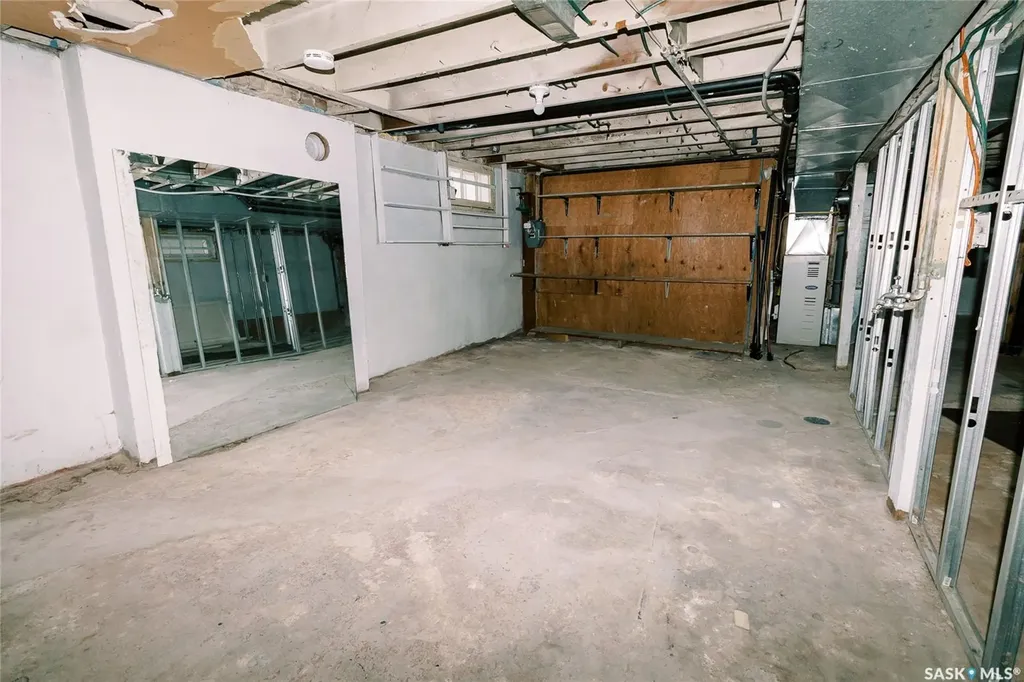 105 28th Street Saskatoon SK S7L 0K1
