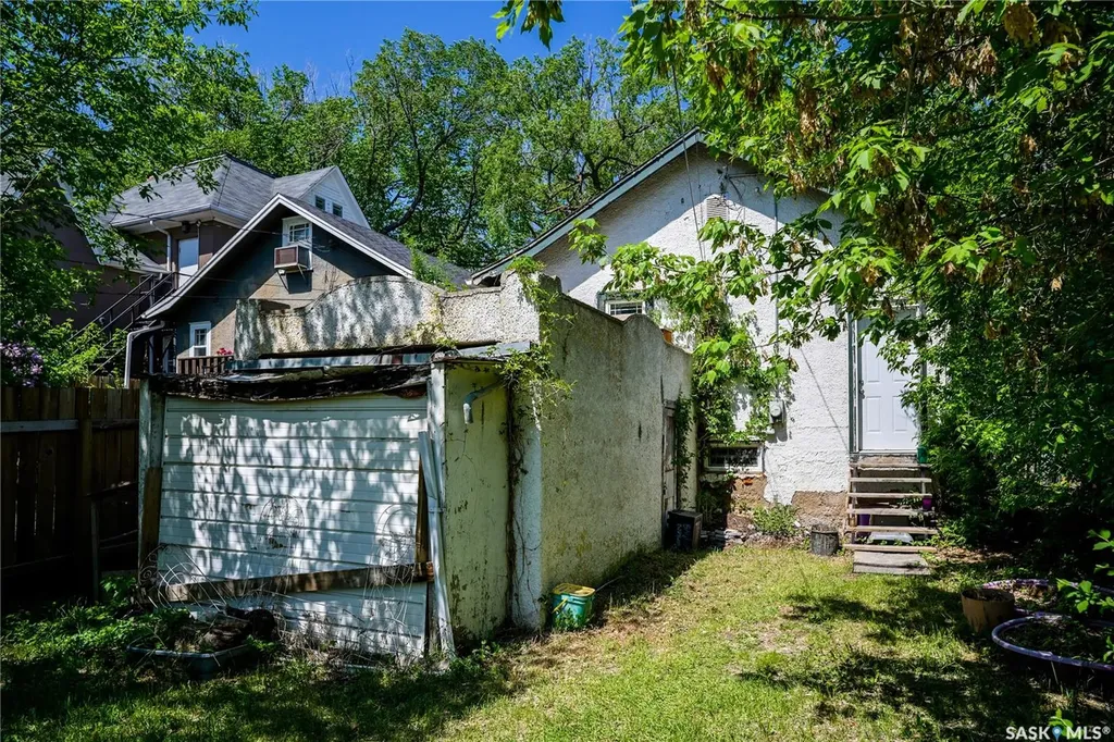105 28th Street Saskatoon SK S7L 0K1