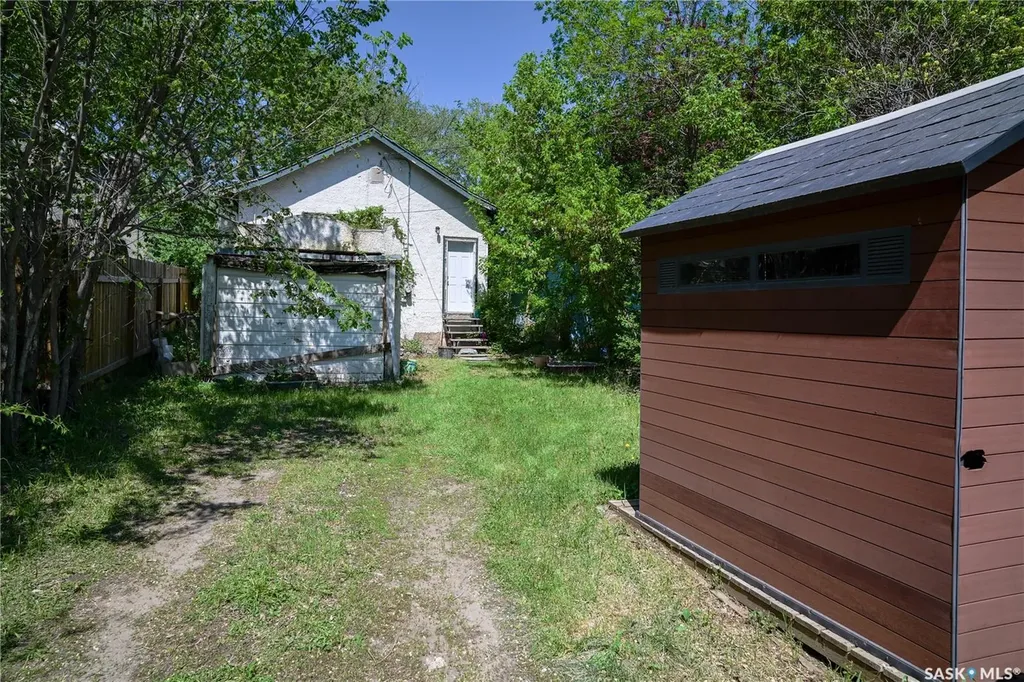 105 28th Street Saskatoon SK S7L 0K1