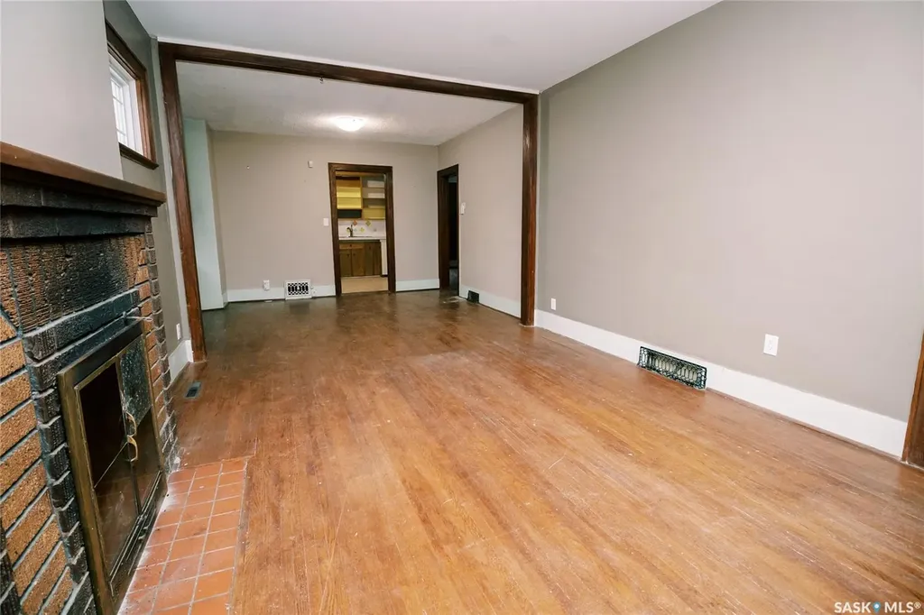 105 28th Street Saskatoon SK S7L 0K1
