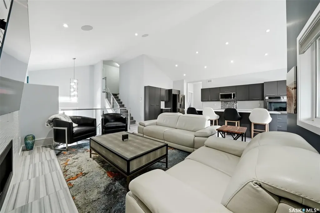 1609 Maple Hill Crescent N Regina SK S4X 0P1