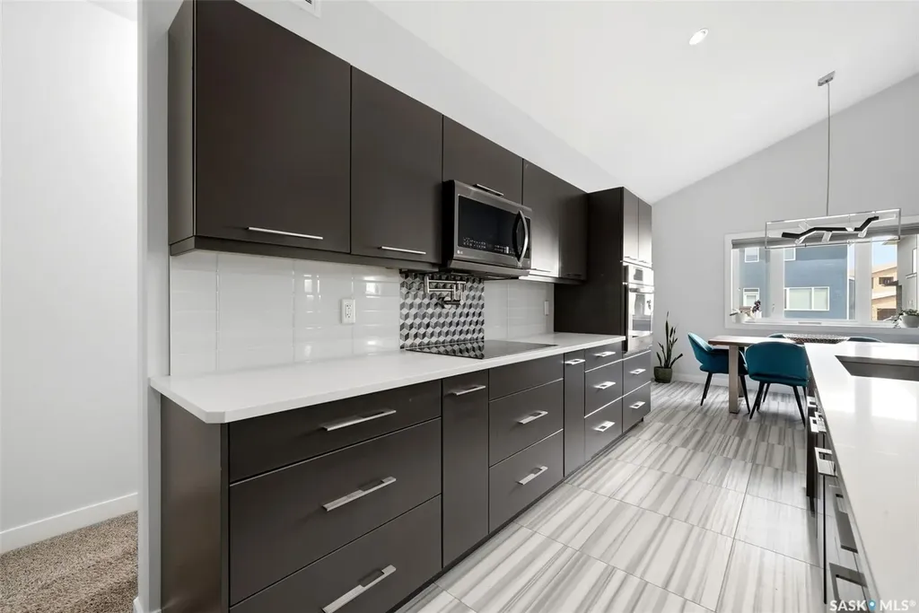 1609 Maple Hill Crescent N Regina SK S4X 0P1