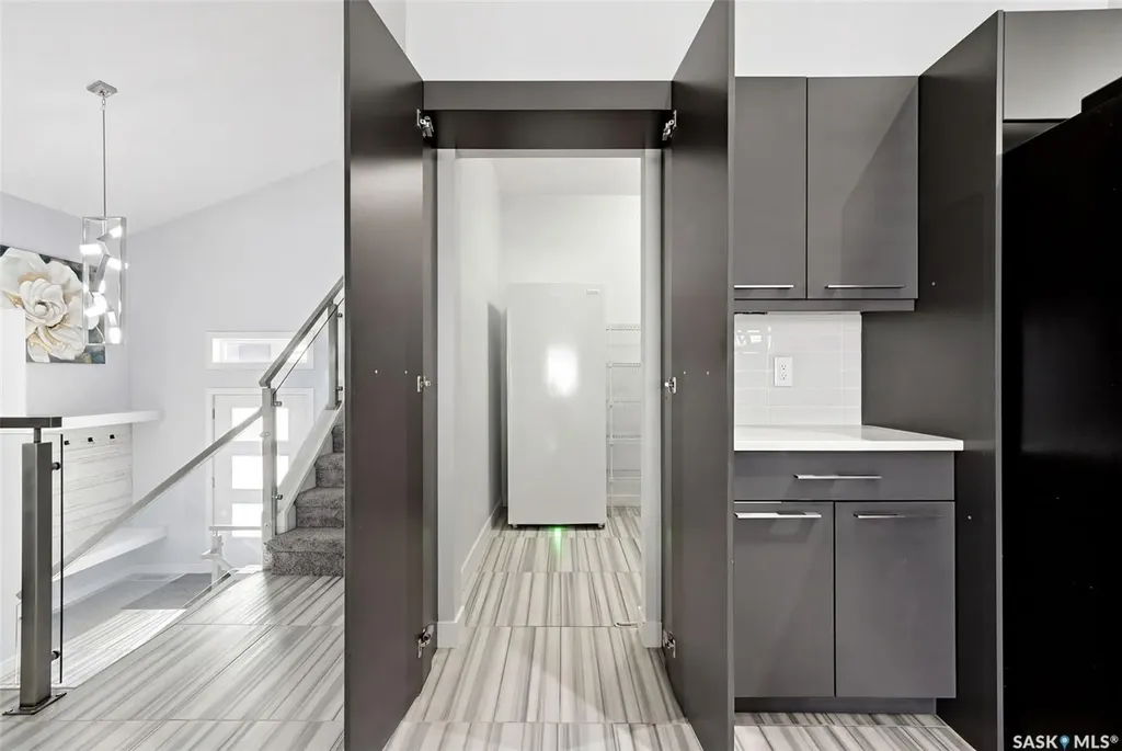 1609 Maple Hill Crescent N Regina SK S4X 0P1